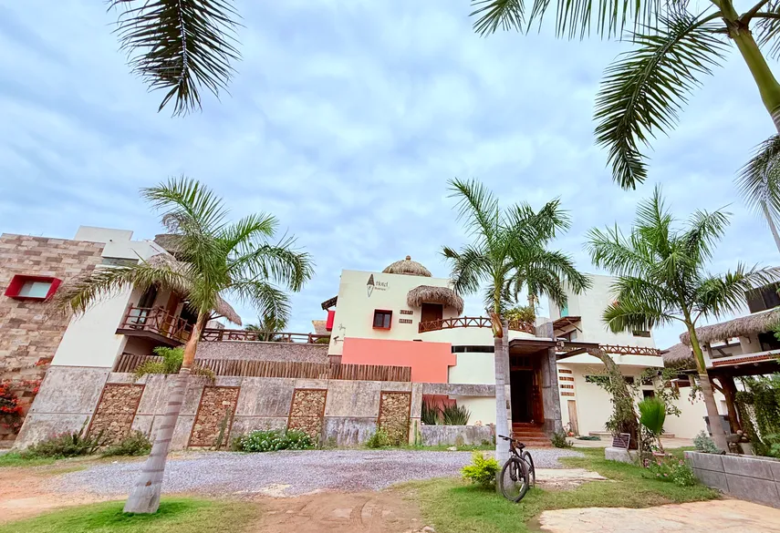 La entrada del AV Hotel Boutique