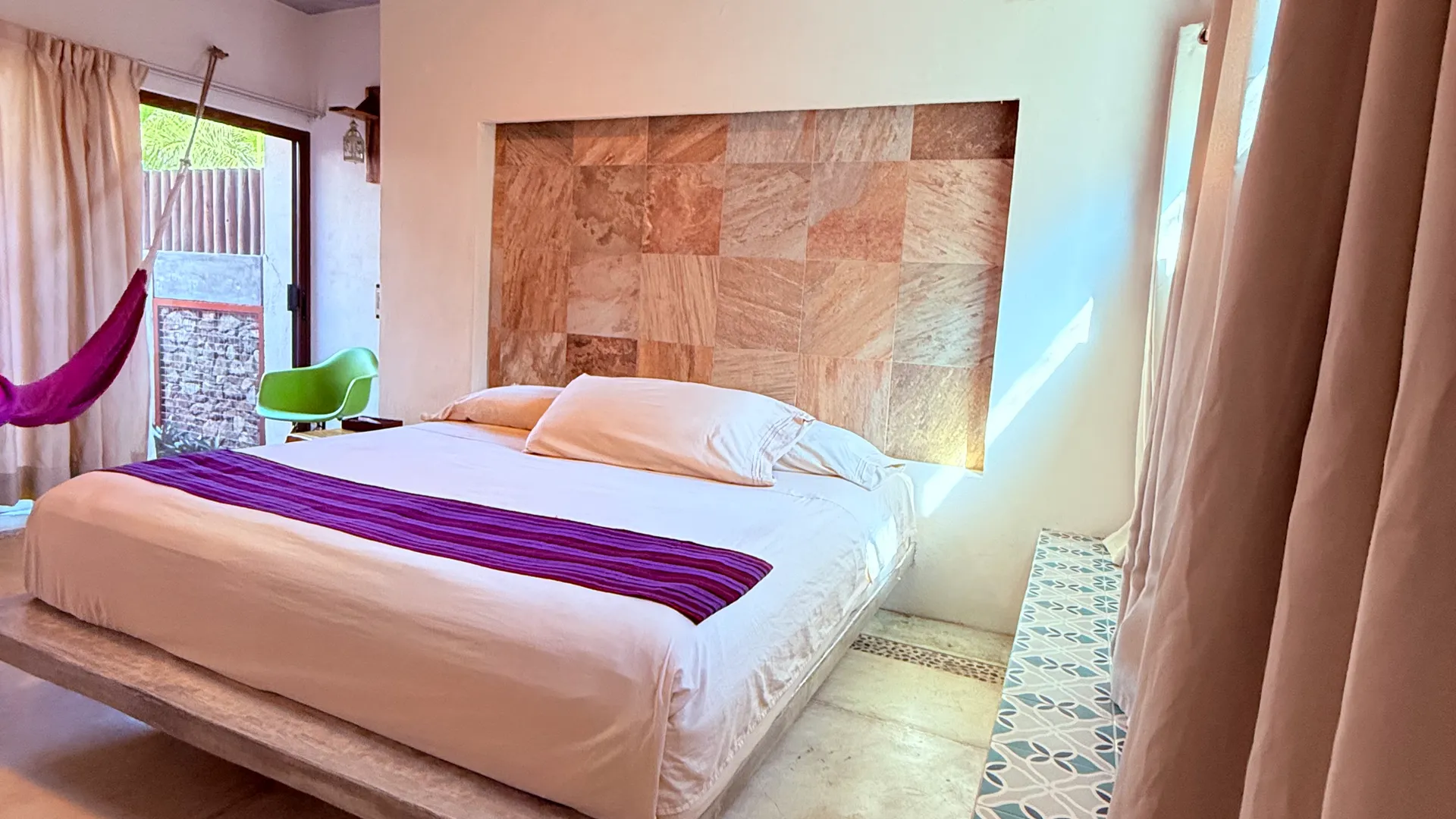 Room Pitaya