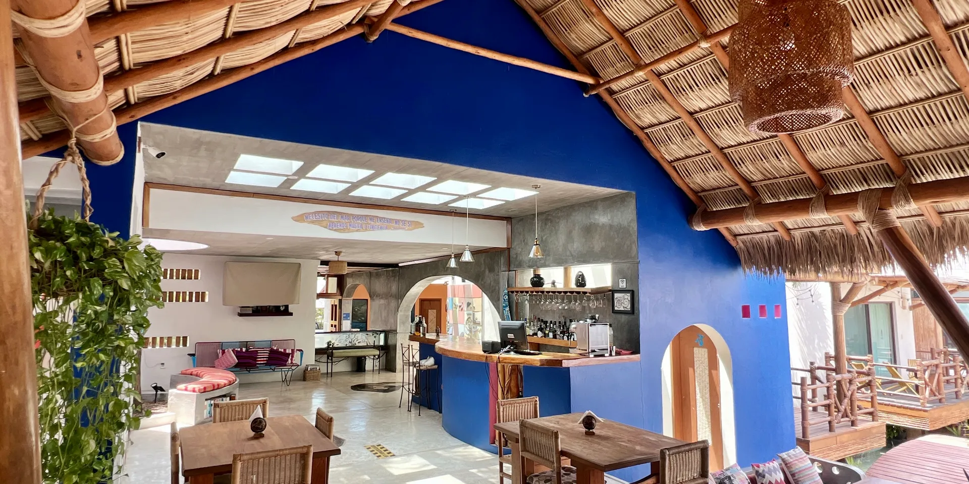 Foto de la recepcion y lobby del hotel